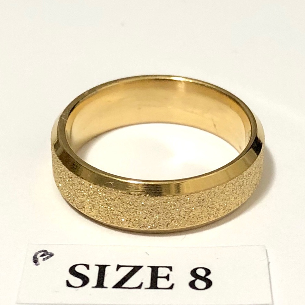 Men’s / Women’s Frosted Gold Tone Ring, Size 8